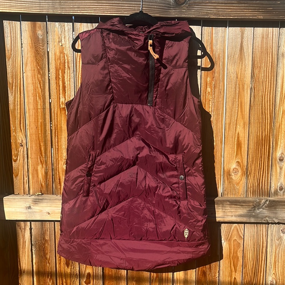 Indyeva Women's Selimut Hooded Vest, Down